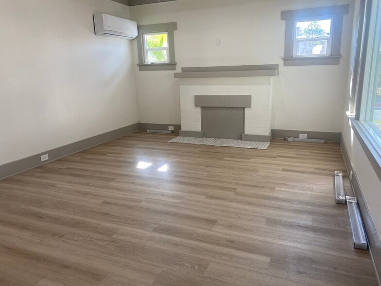 Building Photo - 1826 Lincoln Ave