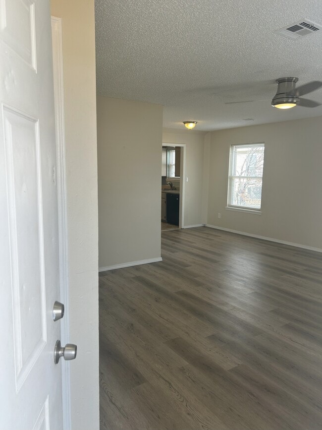 Front Door View - 104 N Wildhorse St