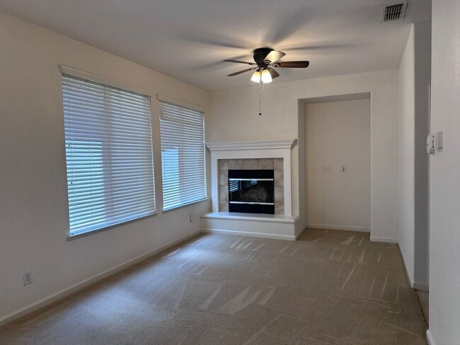 Building Photo - North Natomas- 3 Bed 2.5 bath 2 Car Corner home