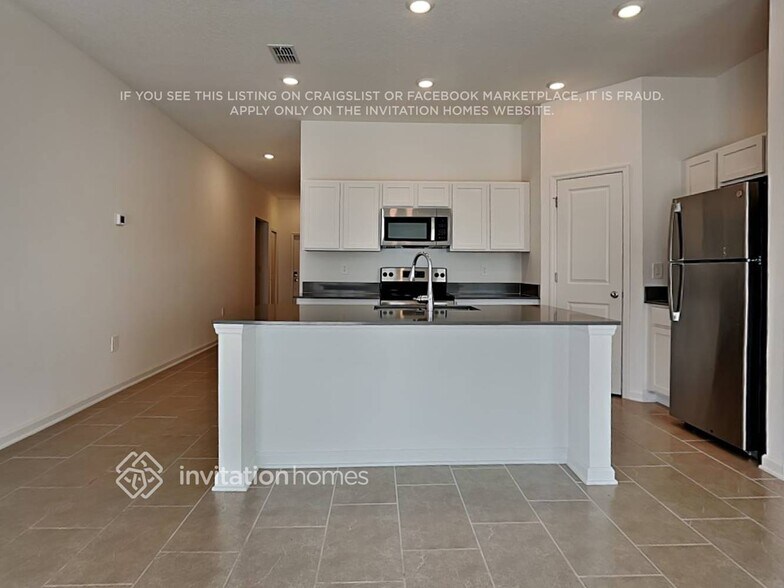 Building Photo - 4060 Tug Hl Ln