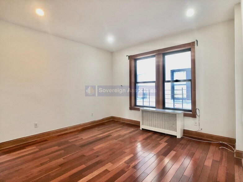Building Photo - 305 Convent Ave