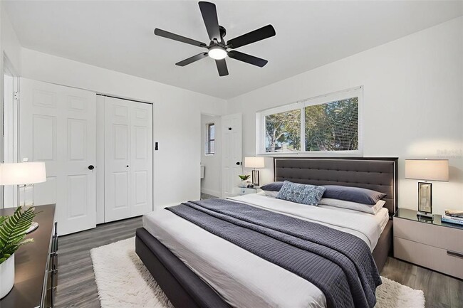 Building Photo - 3034 Touraine Ave