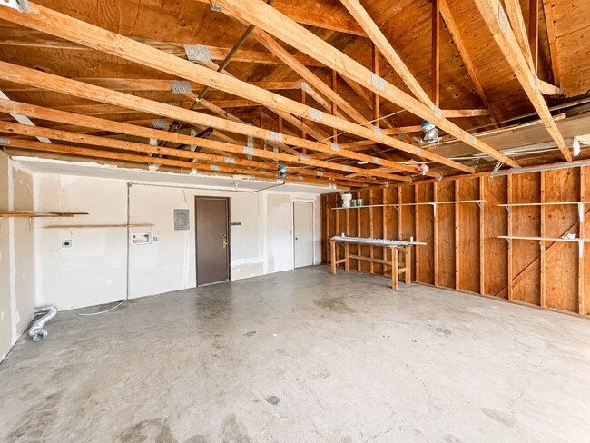 Building Photo - 1704 Antoine Ave