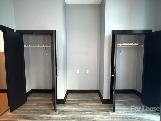 Building Photo - 333 W Trade St