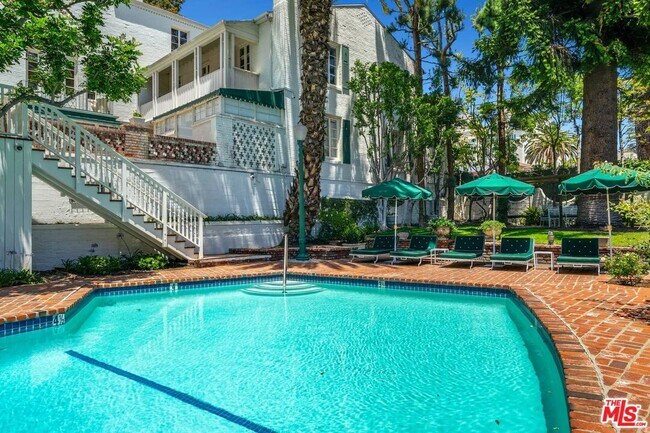 Building Photo - 1416 Havenhurst Dr