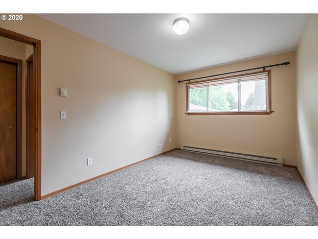 Building Photo - Great Condo in NE Portland - Irvington!