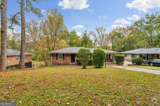 Building Photo - 1818 Meadowglades Dr