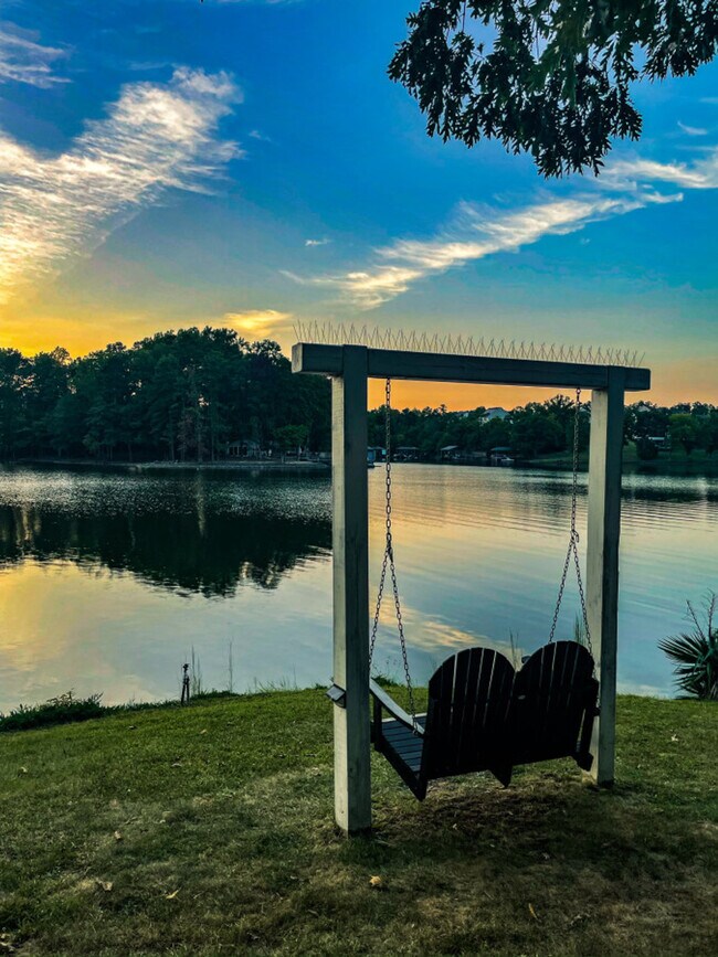 Building Photo - 16920 Landover Rd