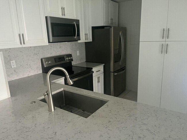 Building Photo - 209 Foxtail Dr