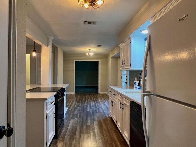 Building Photo - 289 Deer Slayer Dr