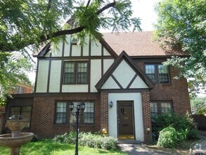Building Photo - 208 W Phillips St