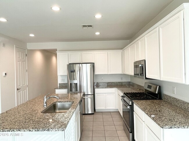 Building Photo - 15683 W Morning Glory St