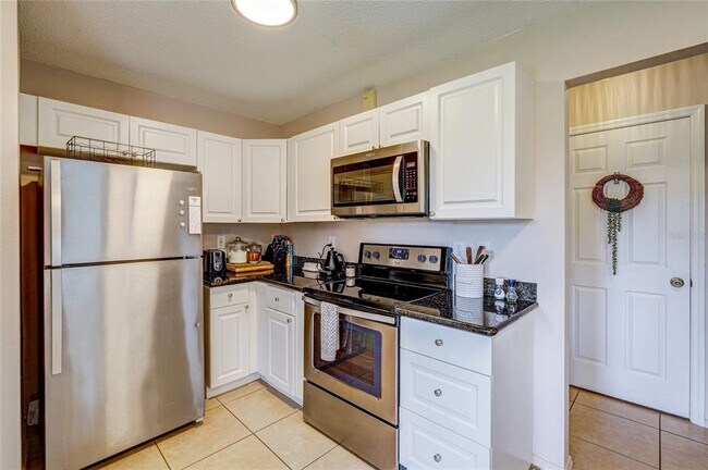 Building Photo - 11779 Shirburn Cir