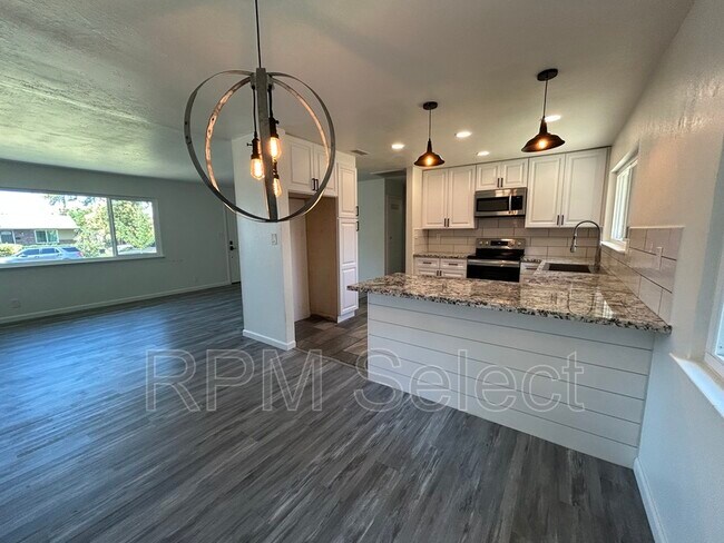 Building Photo - 2367 Pinturo Way