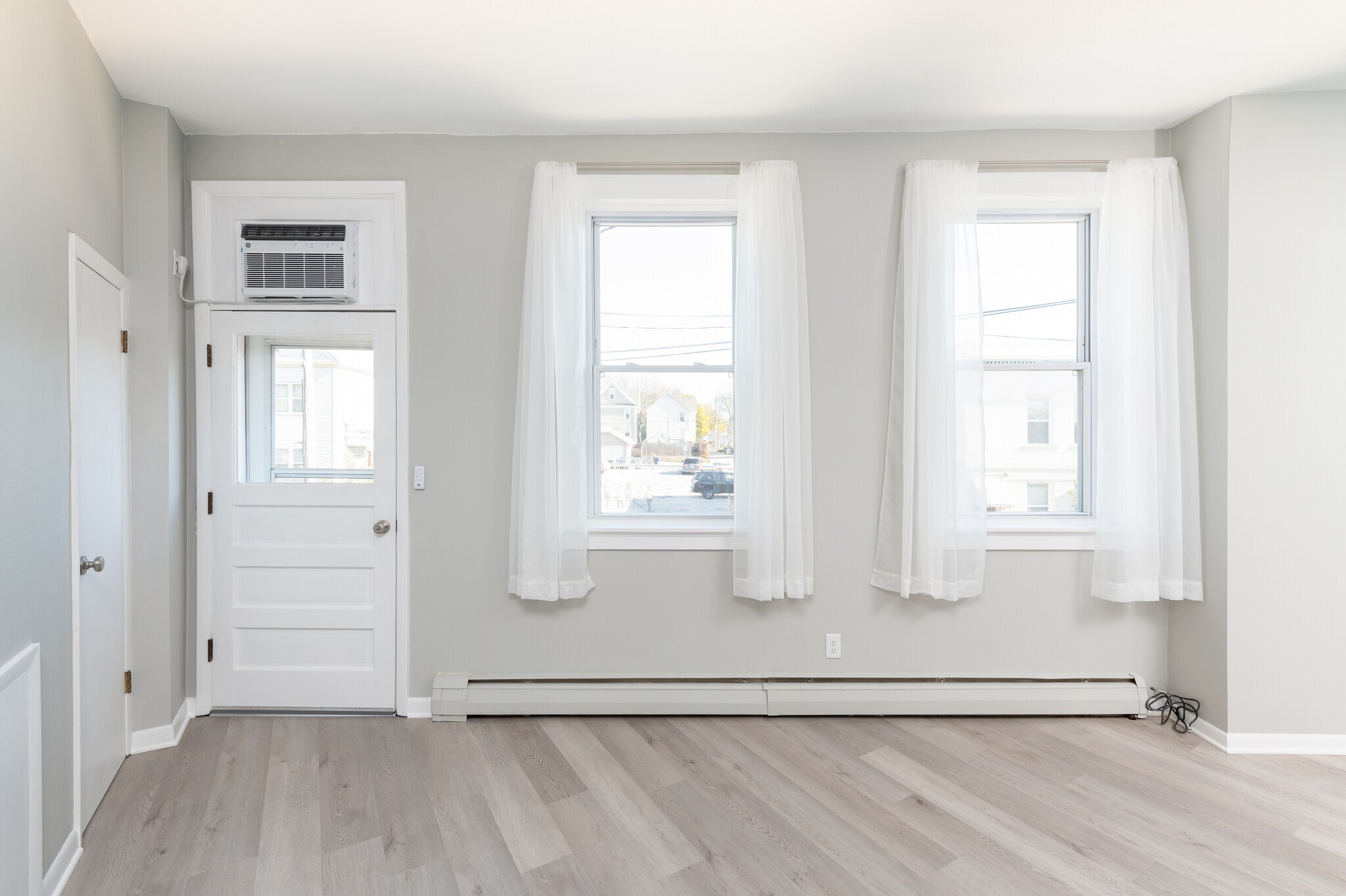 Building Photo - 2266 S Kinnickinnic Ave