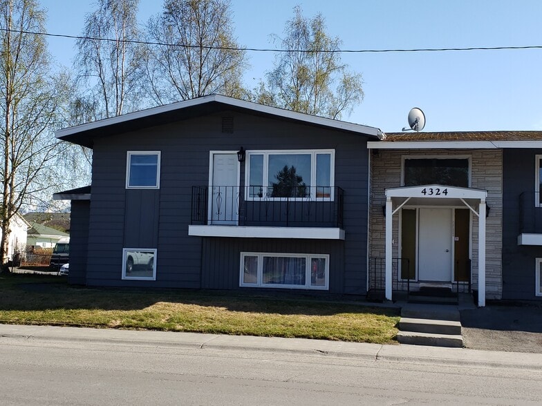 Primary Photo - 4324 Thompson Ave
