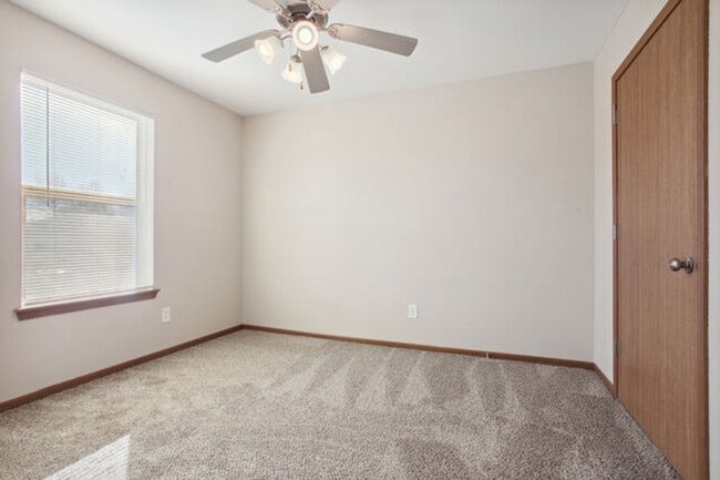 Building Photo - 3 bd 2 bath - Grain Valley