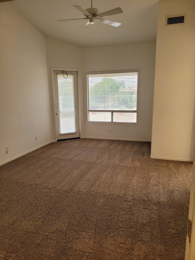 Building Photo - BEAUTIFUL 3/2 HOUSE FOR RENT IN TATUM RANCH