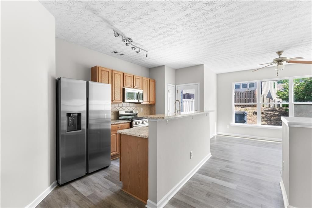 Building Photo - 6604 Splashwater Dr