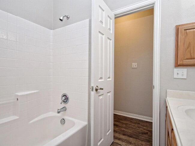 Building Photo - 1001 Krenek Tap Rd