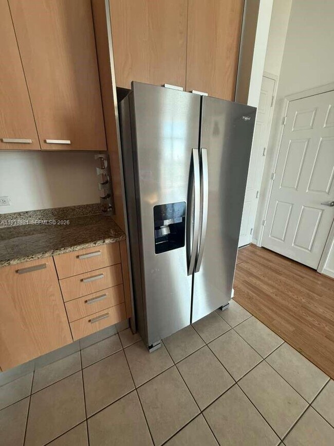 Building Photo - 2100 Van Buren St