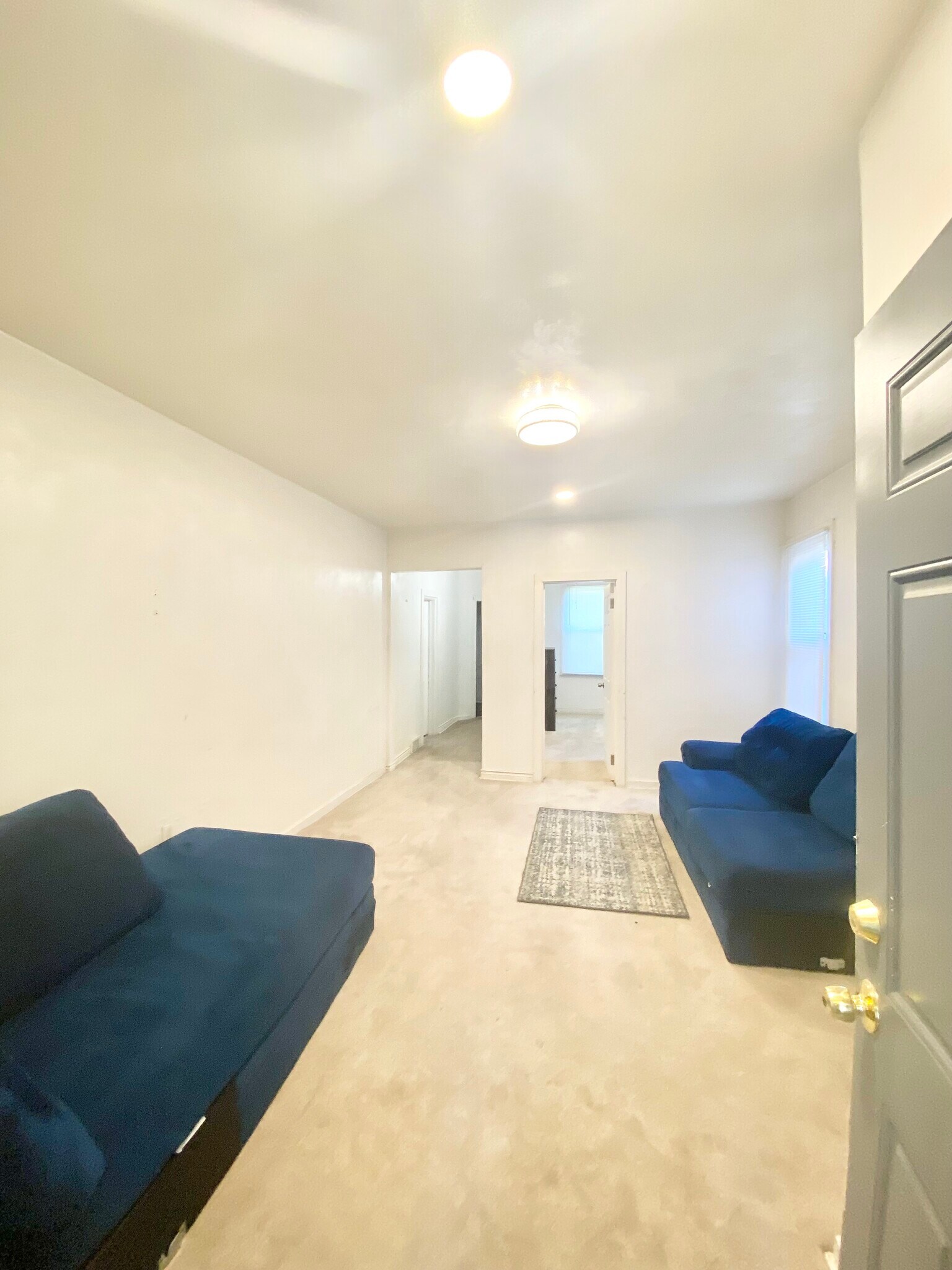 Building Photo - 817 Anaheim St