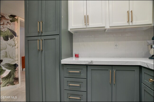 Building Photo - 237 N Alto Mesa Dr