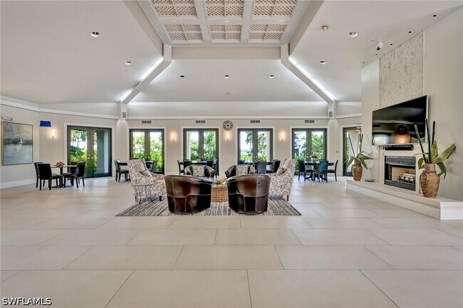 Building Photo - 334 La Peninsula Blvd