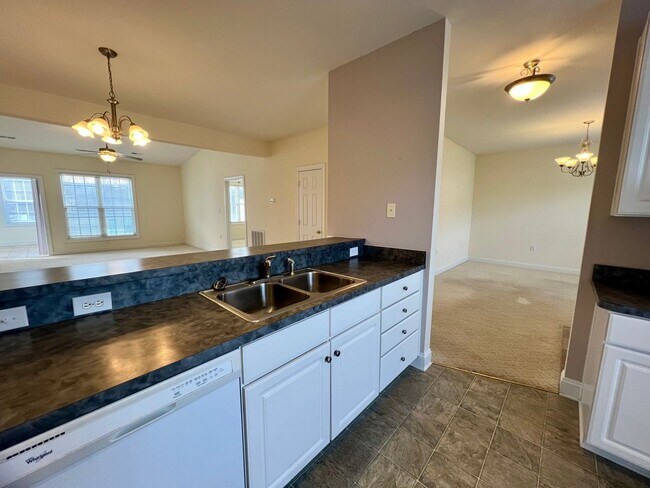 Building Photo - 2 Bedroom Townhouse in Campbell County