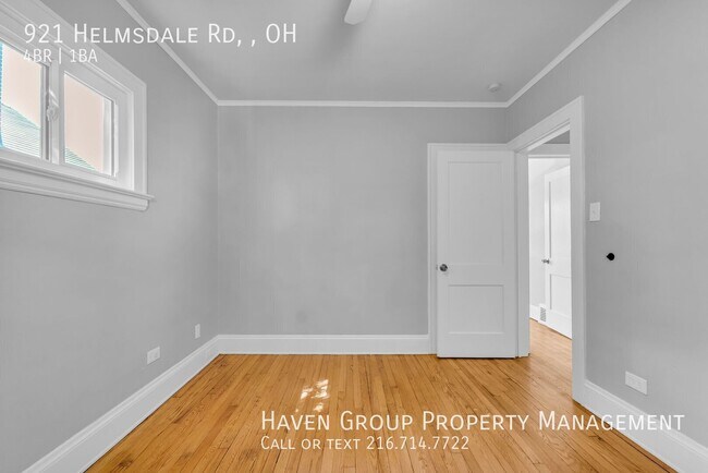Building Photo - 921 Helmsdale Rd