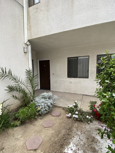 Building Photo - 4045 W 182nd St