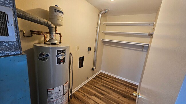 Building Photo - 1337 Salem Ave