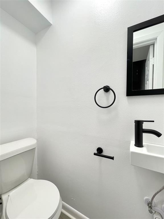 Building Photo - 2306 Barton Village Cir