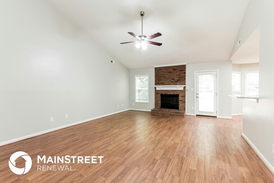 Building Photo - 10141 Crayton Dr