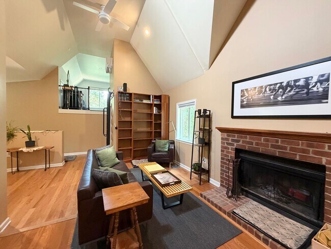 Building Photo - 1327 Gristmill Dr