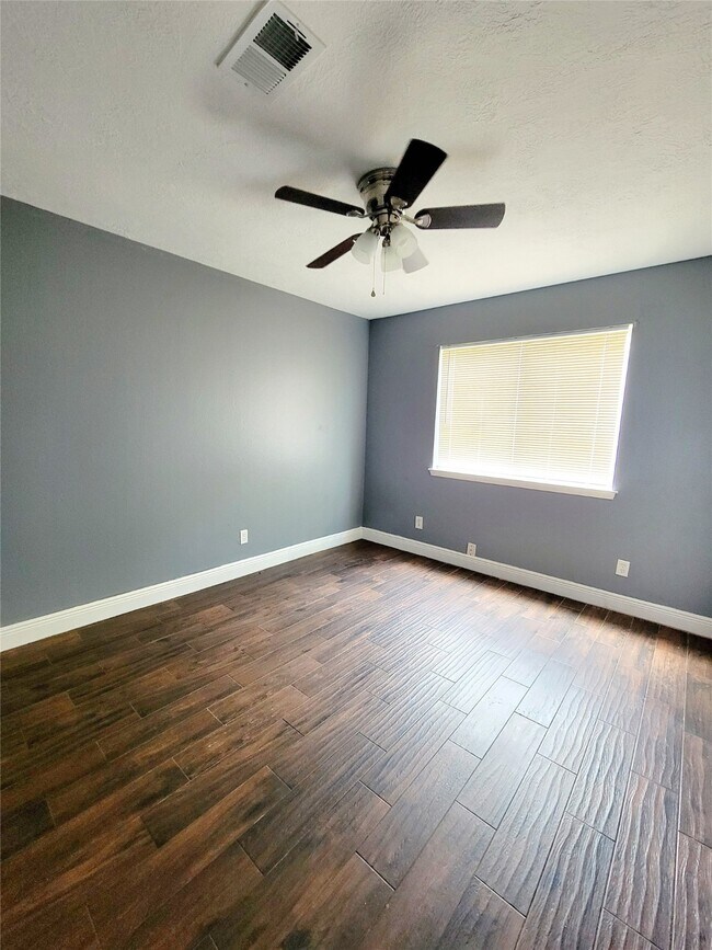 Building Photo - 4170 Amir St