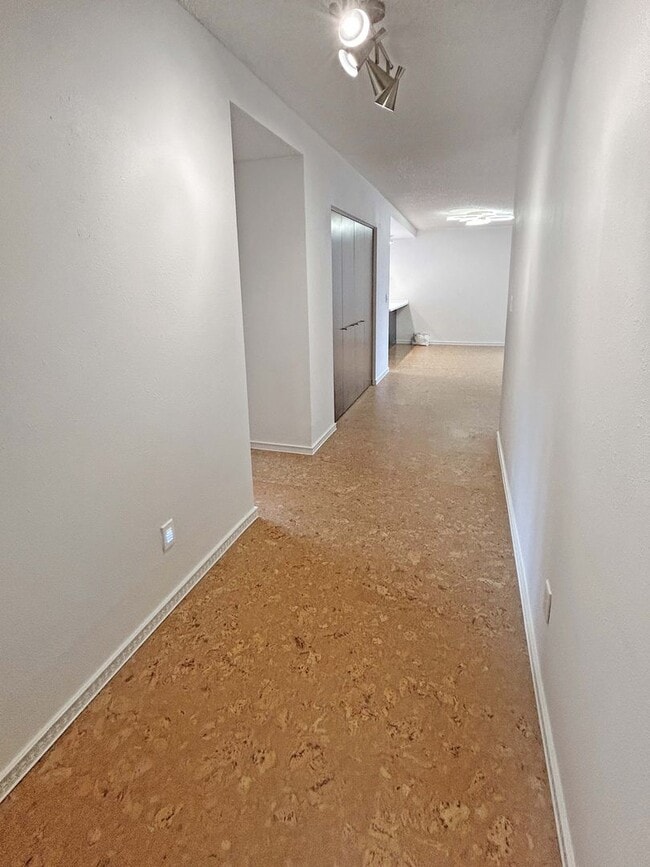 Building Photo - Capitol Lake Towers Condo (#201)