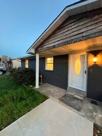 Building Photo - 7517 Bayard Park Dr