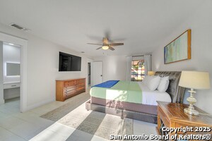 Building Photo - 605 Squires Row