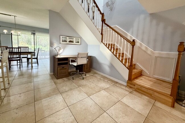 Building Photo - 3 bedroom 2.5 Bathroom Condo In Saddlebrook!