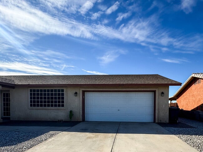 Building Photo - "Newly Renovated 4-Bedroom, 2 Bathroom Home in Yuma!"