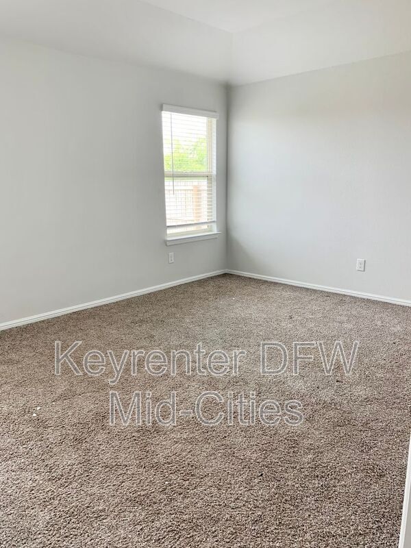 Building Photo - 9001 High Stirrup Ln