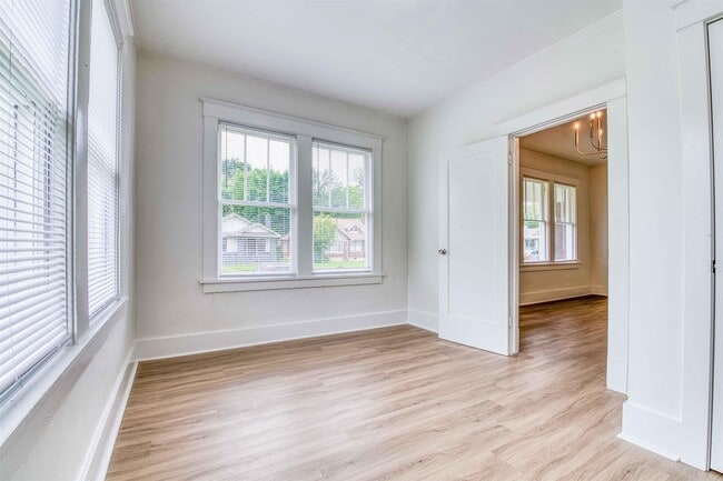 Building Photo - 820 N McNeil St