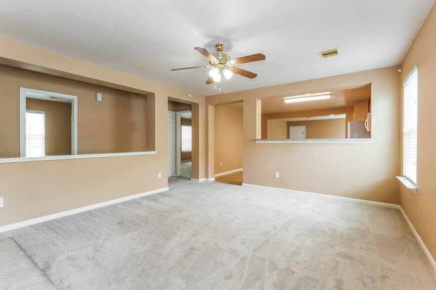 Building Photo - 22123 Greengate Dr