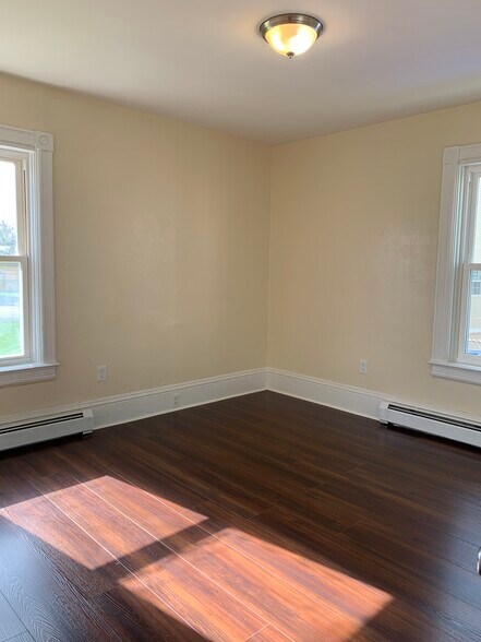 Building Photo - 73 Gooding St