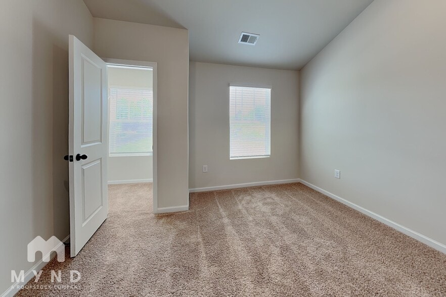 Building Photo - 1290 Principal Featherstone Ave