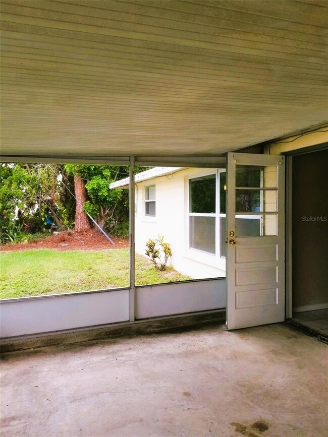 Building Photo - 1600 Cardinal Ln