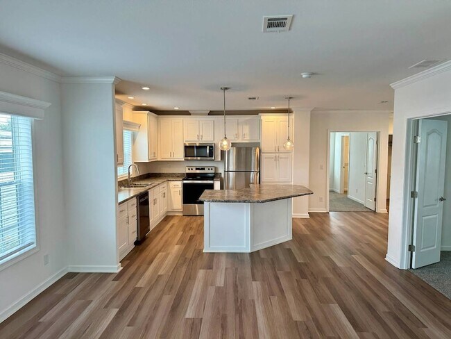 Building Photo - 1283 Jamestown Dr