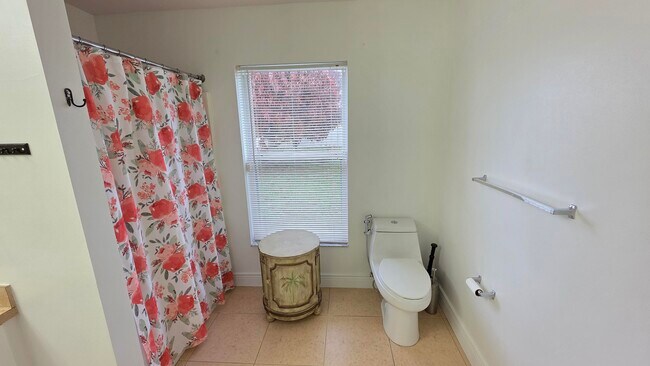 Building Photo - 6448 NW Colgate St