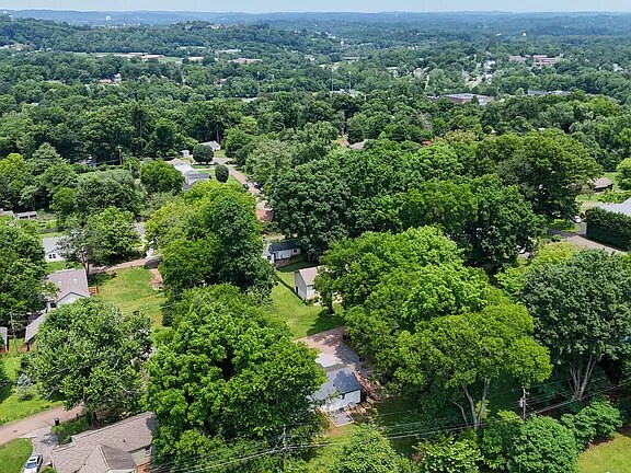 Building Photo - 502 Hayworth Dr